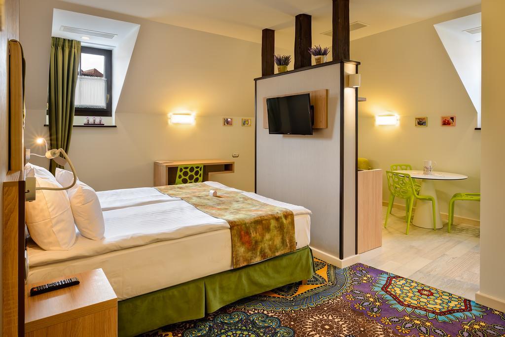 Blumenhaus Apartahotel 4*