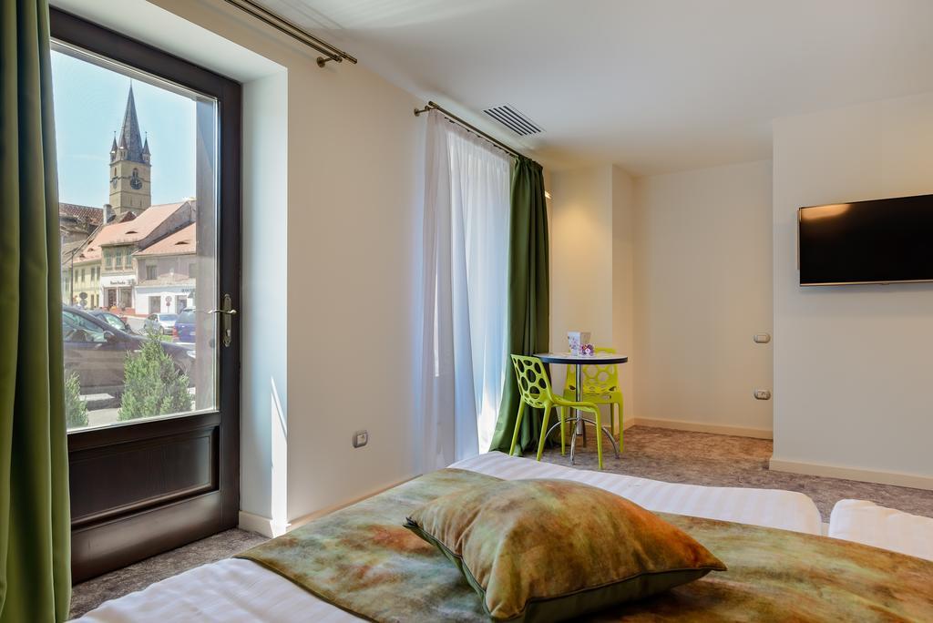 Blumenhaus Apartahotel 4*